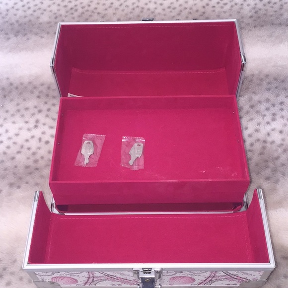 Train Case/ Make-up /Organizer - Picture 2 of 6